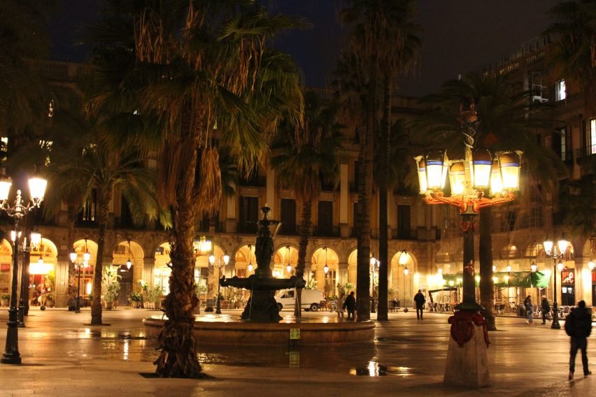 Plaça Reial, Barcellona, by night