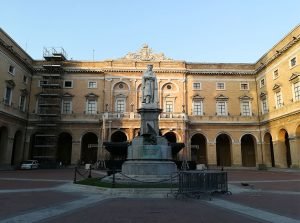 Piazza Giacomo Leopardi a Recanati
