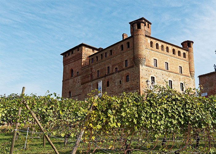 Castello di Grinzane Cavour in Bassa Langa
