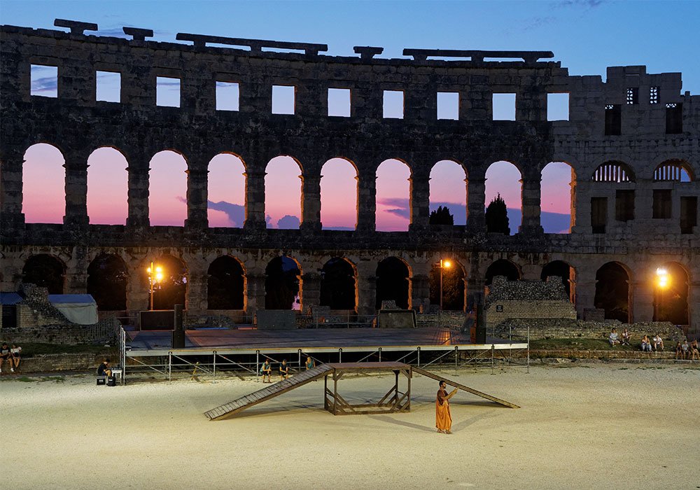 Anfiteatro Romano di Pola al tramonto