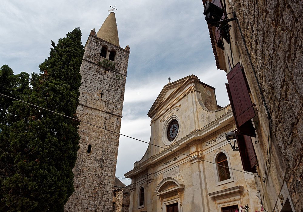 Campanile della Chiesa di San Giuliano a Bale (Valle)