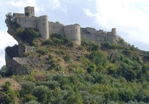 Castello arroccato di Roccascalegna