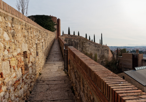Cose da fare a Girona: passeggiata sulle Mura Medievali